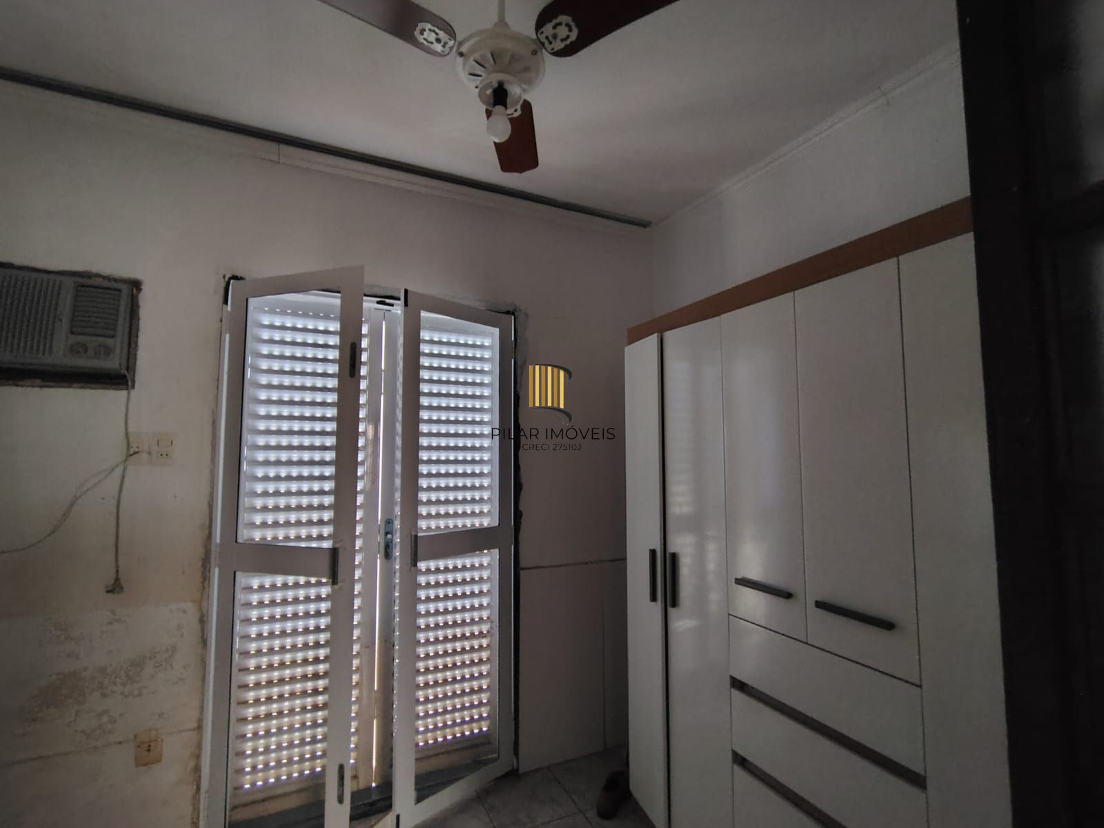 Casa no Bairro Nova Esteio com 200m² de área privativa  e 03 (Três) quartos.