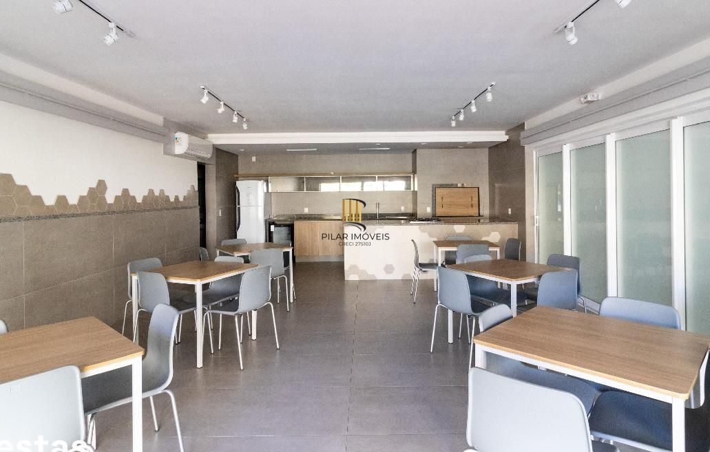 Apartamento com 03 quartos e 01 vaga escriturada no Bairro Camaquã