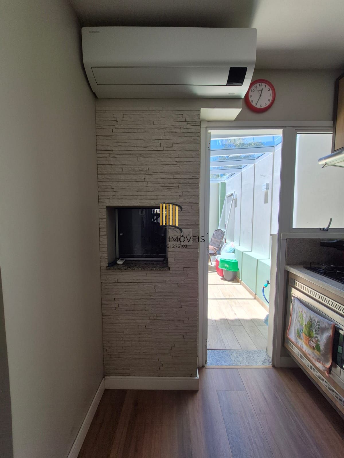 Casa com 02 quartos em Condomínio Fechado no Bairro Vila Nova