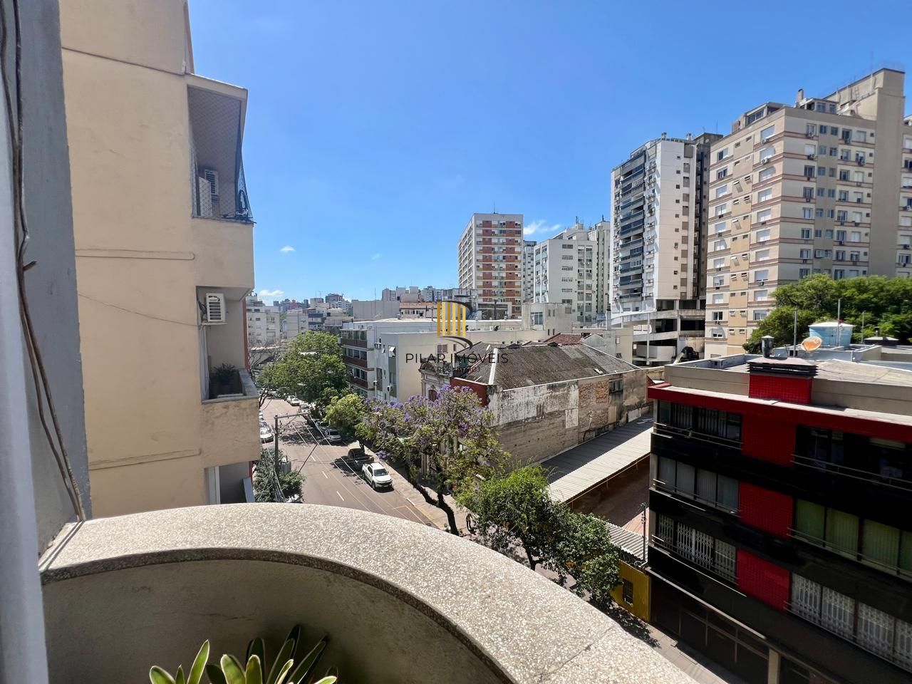 Apartamento 3 dormitórios com 80m2 no bairro Floresta.
