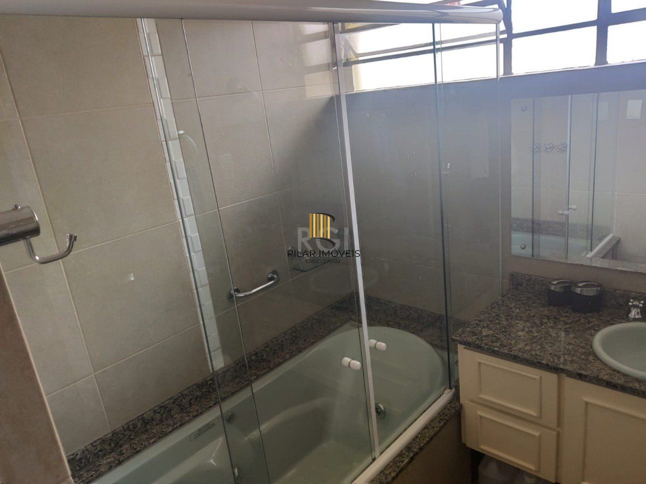 Casa 3 dormitórios no bairro Ipanema