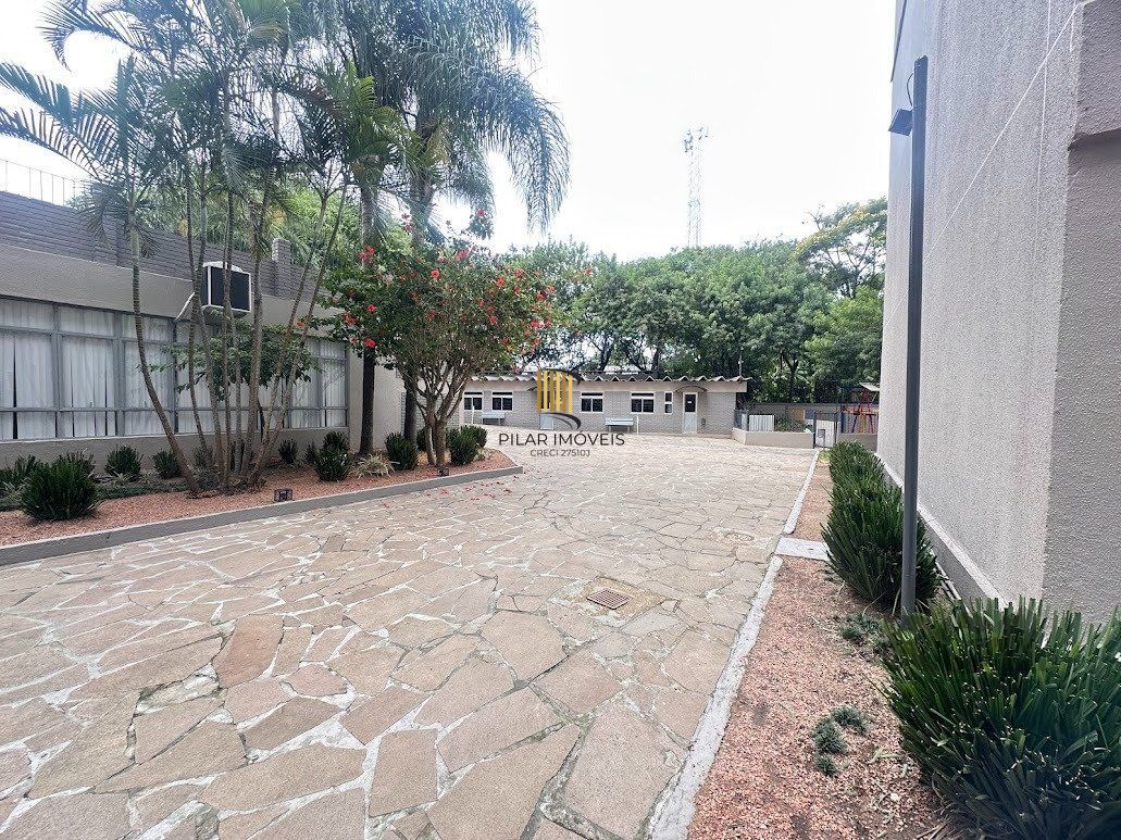 Apartamento a venda, dois dormitórios mobiliado no bairro Cristal.