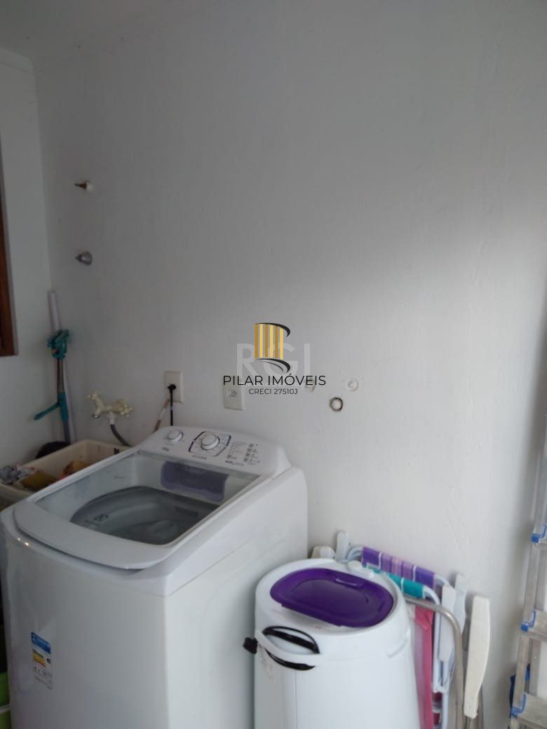 Casa para Venda - 100.45m², 4 dormitórios, sendo 2 suites, Guarujá, Porto Alegre