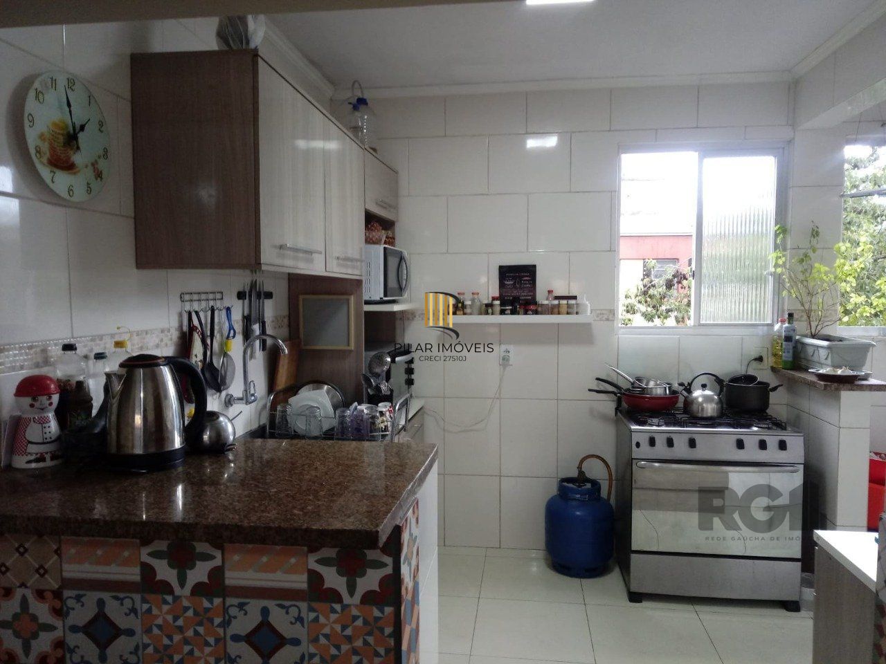 APARTAMENTO COM DOIS QUARTOS NO BAIRRO CAMAQUÃ