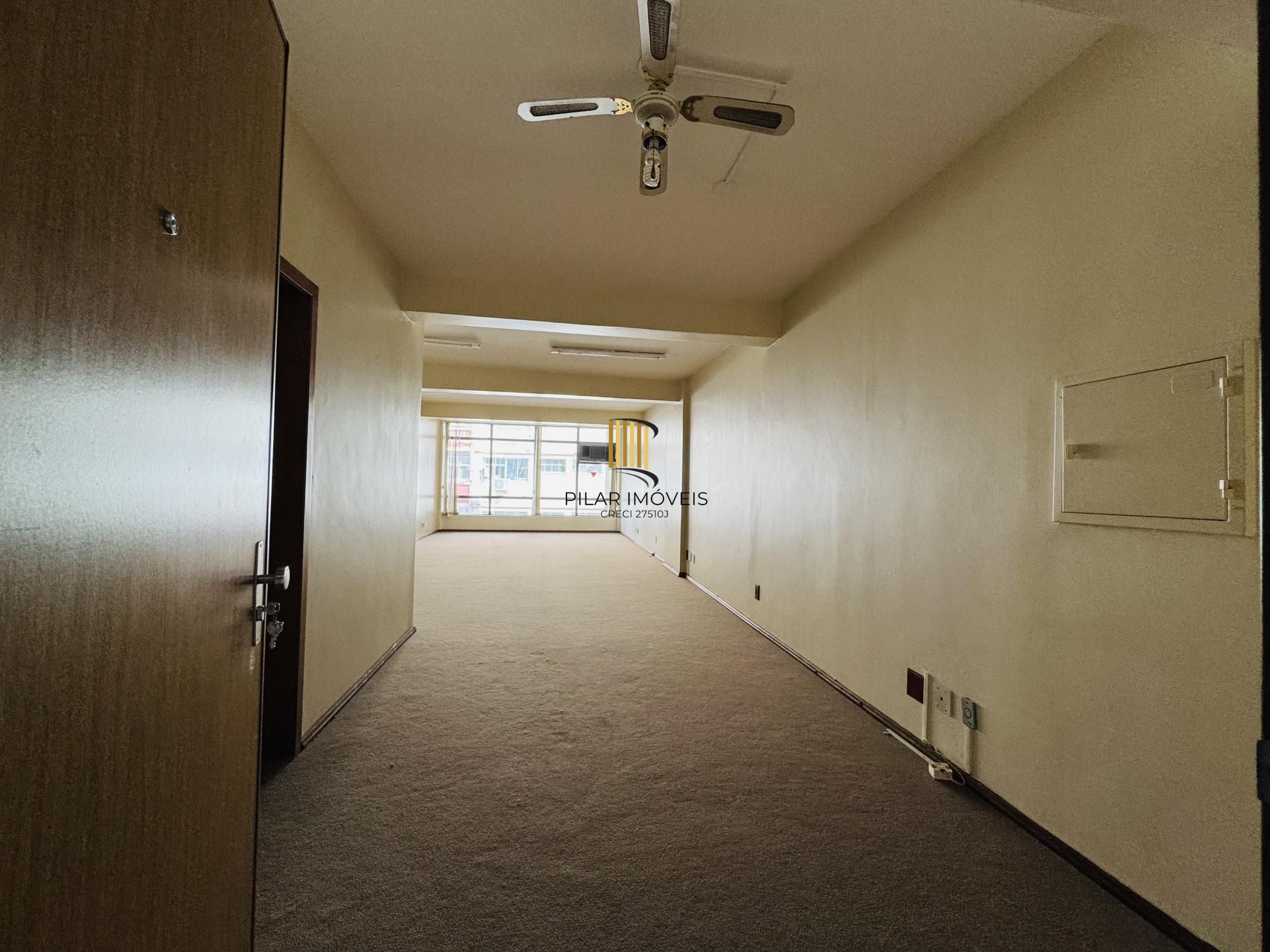 Sala Comercial 1 dormitório no bairro Centro Histórico