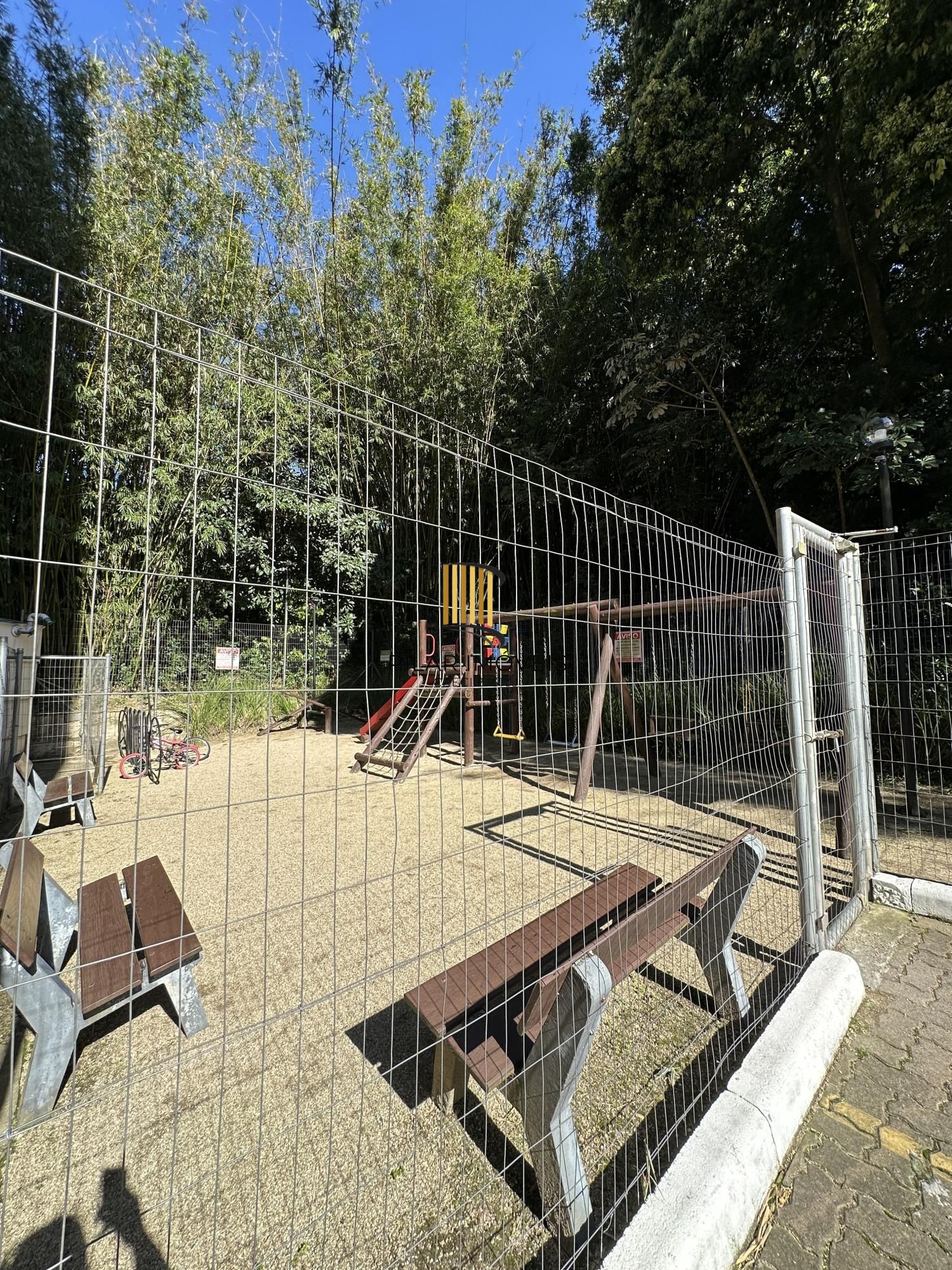 APARTAMENTO COM 2 QUARTOS VAGA ESCRITURADA E ELEVADOR, BAIRRO VILA NOVA, Poa-RS