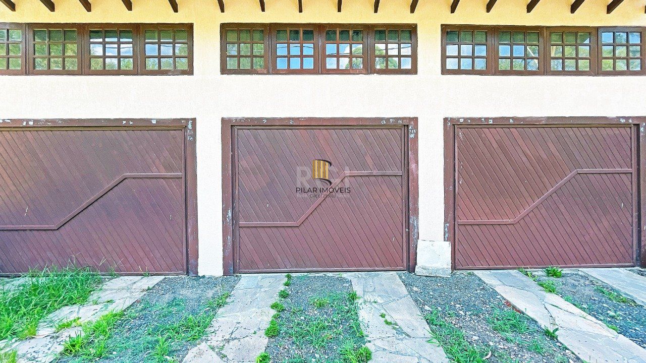 Casa 4 Suítes e 6 vagas de garagem no bairro Jardim Itu