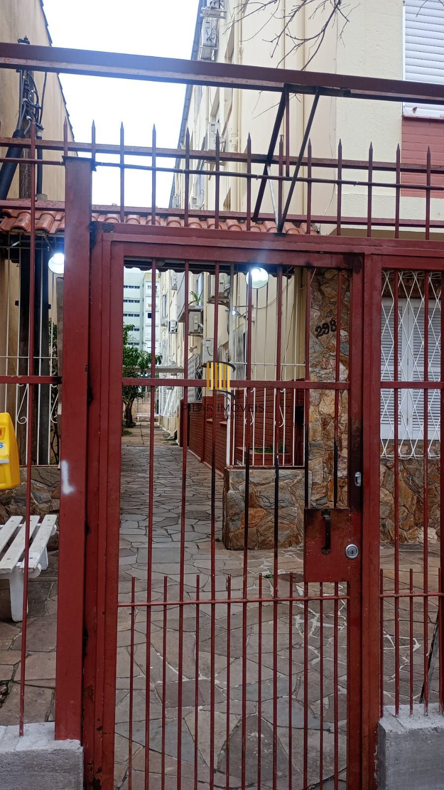 Apartamento com 01 quarto no Bairro Menino Deus em Porto Alegre