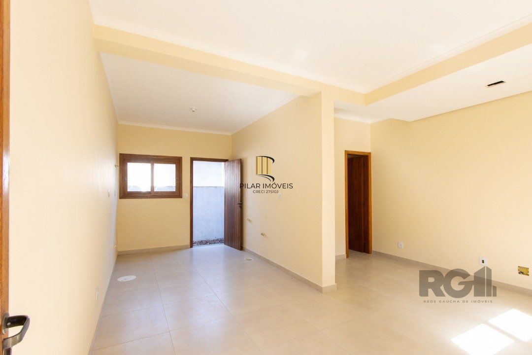 LINDA CASA EM CONDOMÍNIO JUNTO À NATUREZA