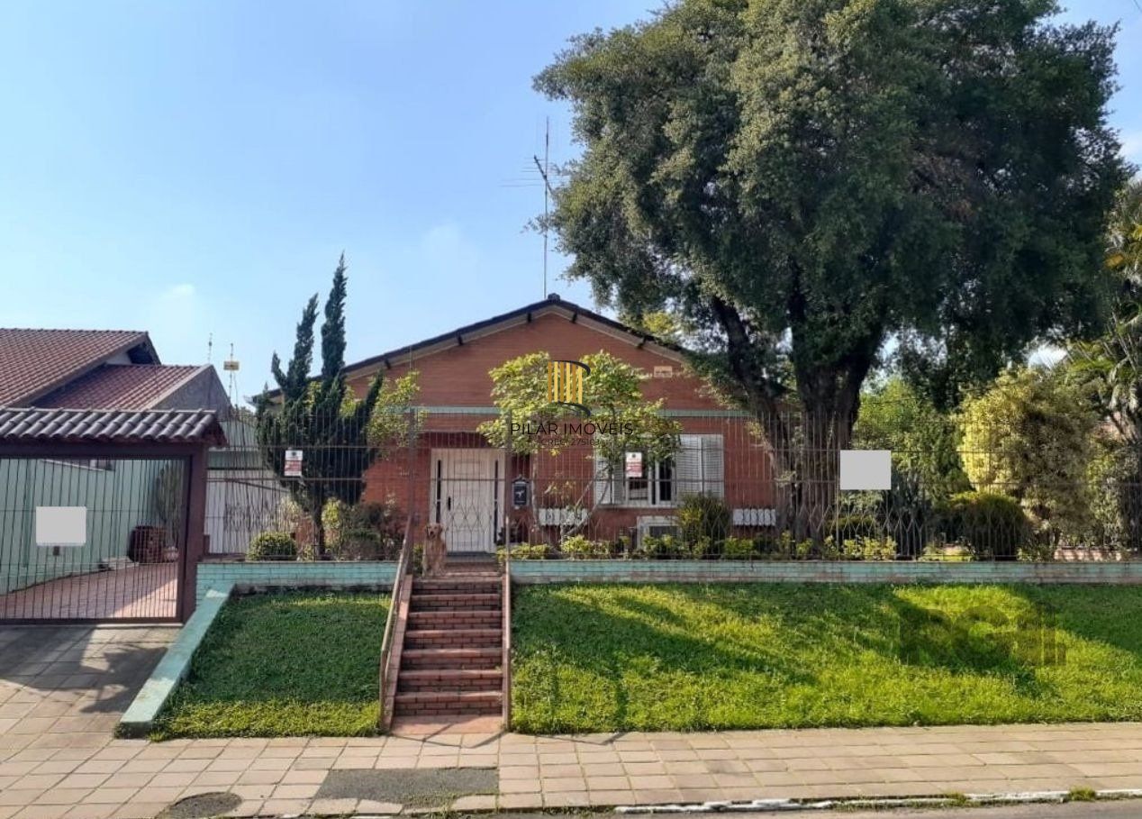 Casa com 2 quartos, vaga de garagem, churrasqueira, com 200m² privativos no centro de Esteio/RS