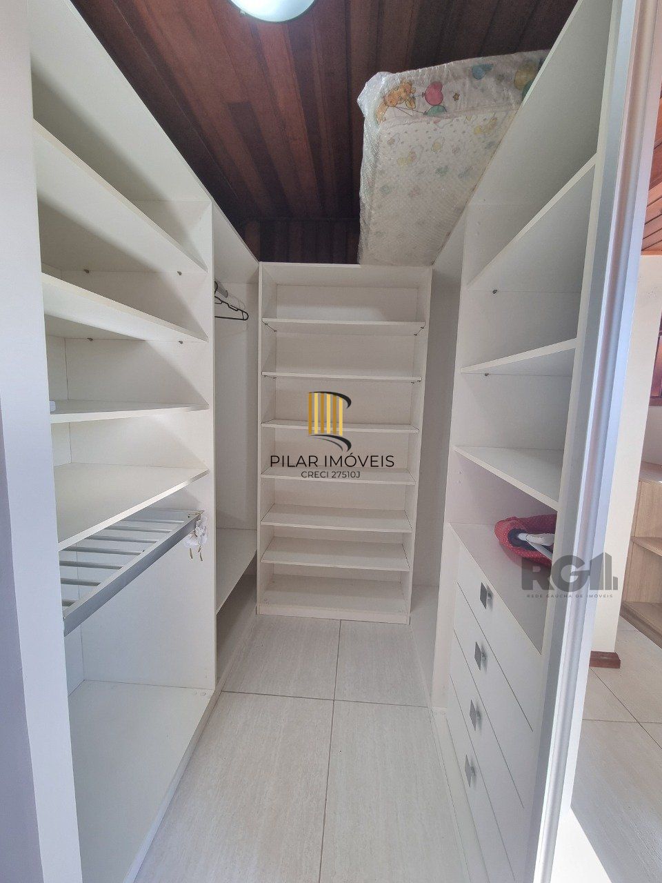 Casa Cond 5 dorm, 3 WC, piscina, jadim grande, cavalhada, Porto Alegre, RS