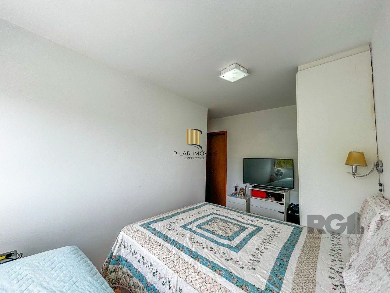 Apartamento de 02 dormitórios no Bairro Tristeza em Porto Alegre/RS