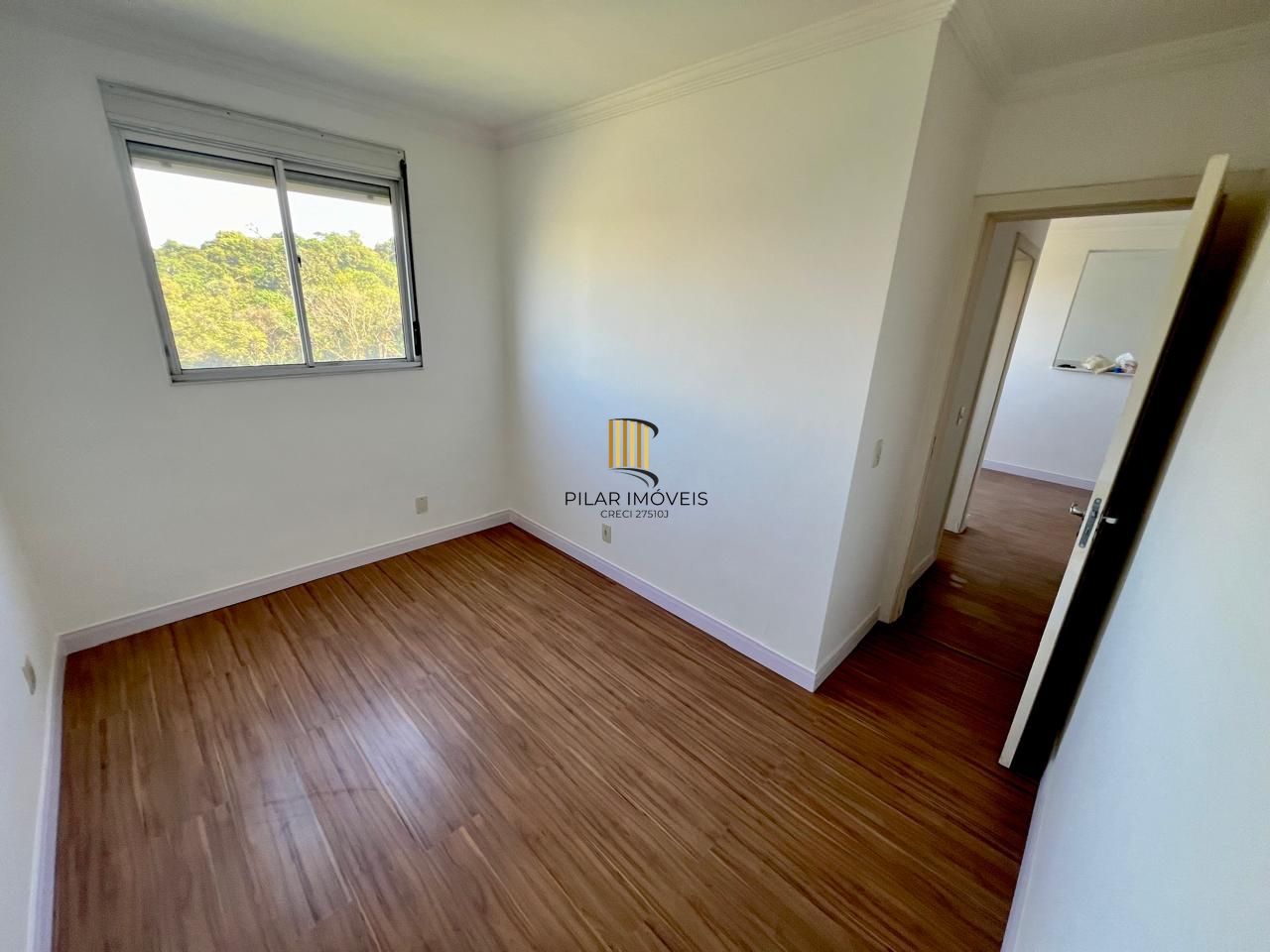 Apartamento com 02 quartos e 01 vaga escriturada no Bairro Passo das Pedras