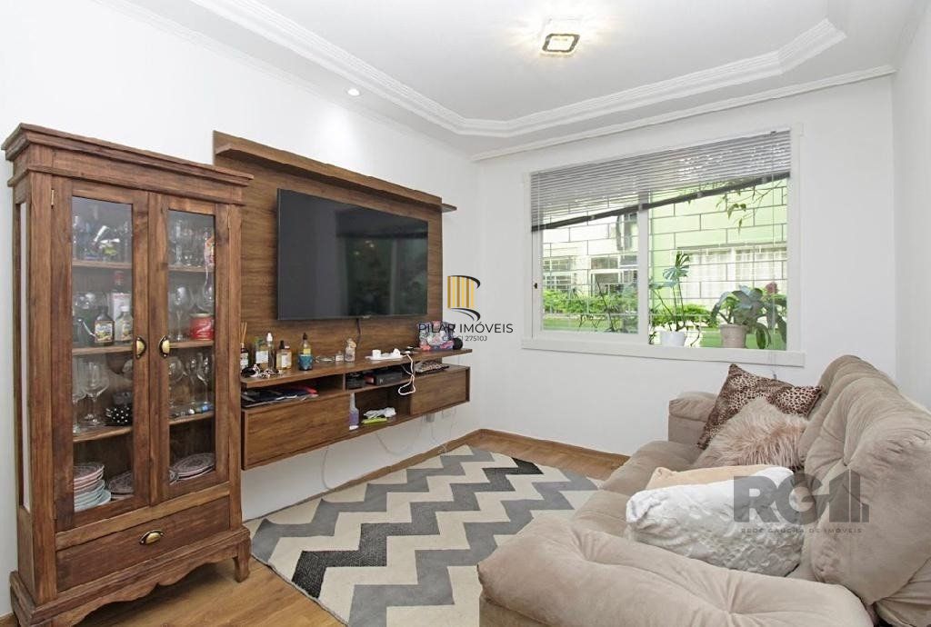 Apartamento 2 dormitórios, vaga de garagem, no bairro Camaquã, Porto Alegre/RS.