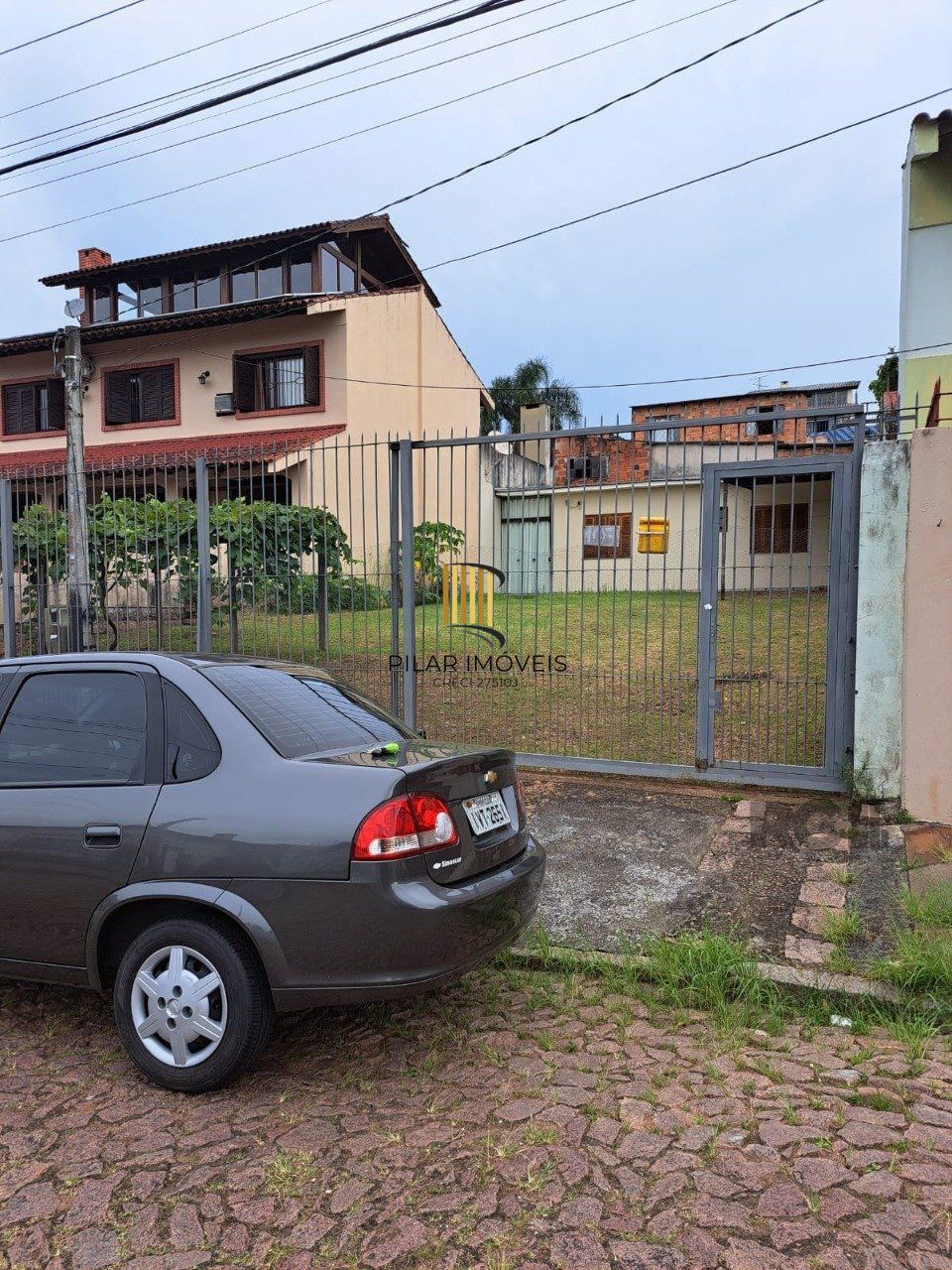 Casa de alvenaria com um quarto à venda no bairro Partenon, próximo à PUC, Aparicio, Bento Gonçalves e Salvador França, em Porto Alegre/RS