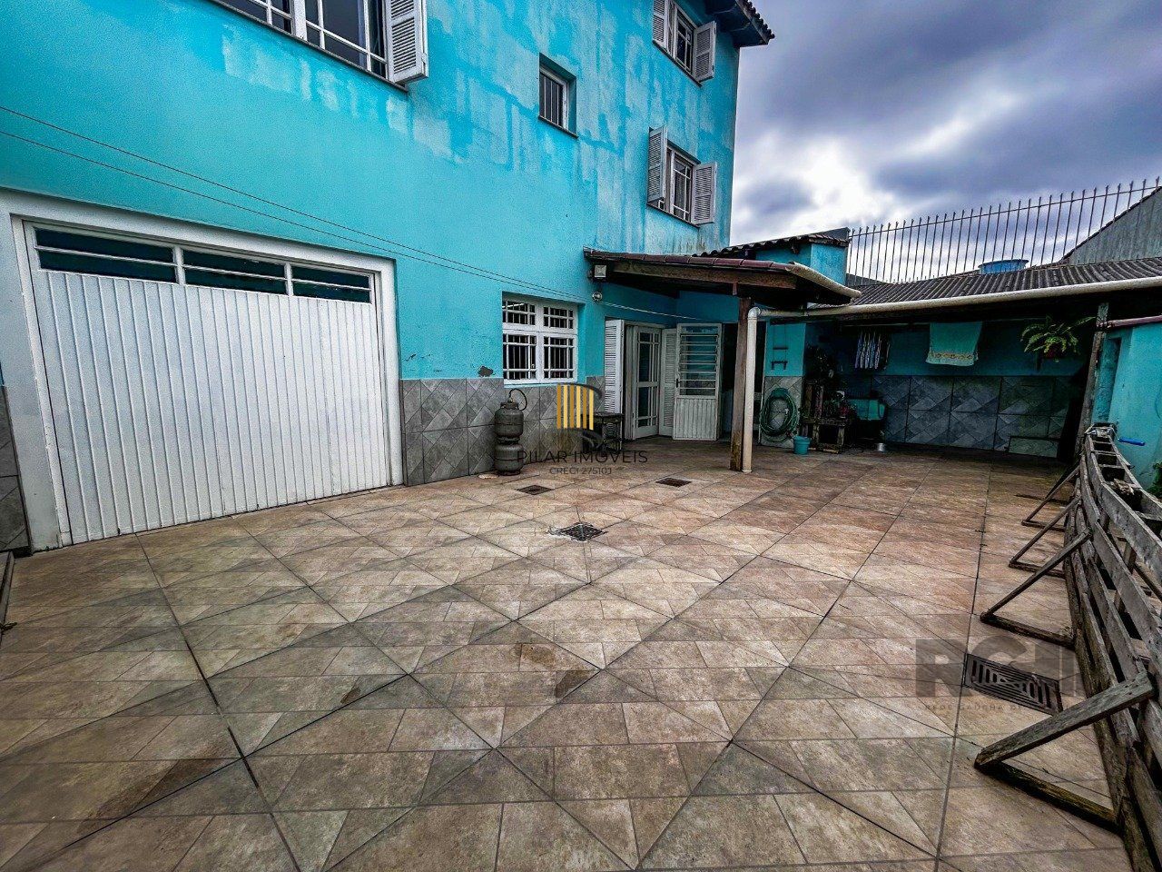 Casa 4 dormitórios no bairro Vila Nova