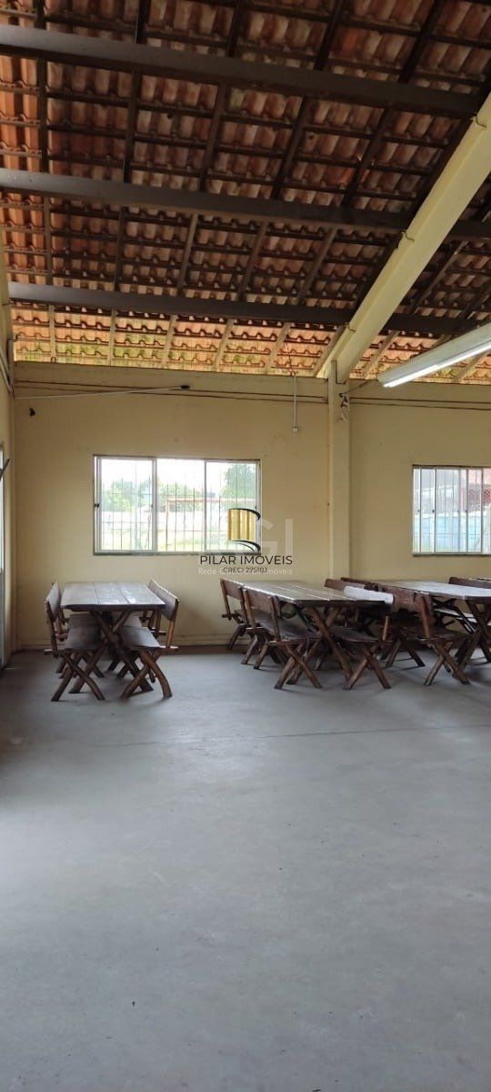 Apartamento de 2 dormitórios no bairro Rubem Berta