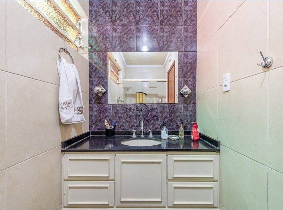 Casa 3 dormitórios no bairro Ipanema