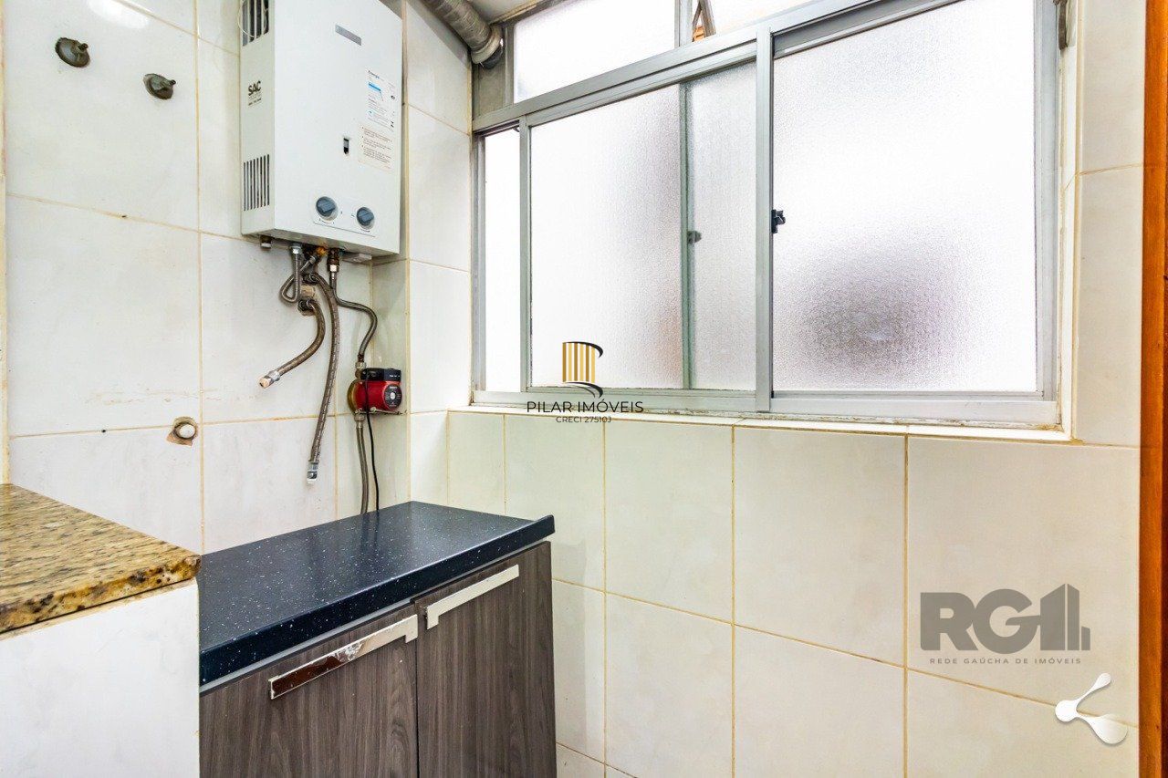 Apartamento com 2 dormitórios e 1 vaga de garagem escriturada  no bairro Rio Branco