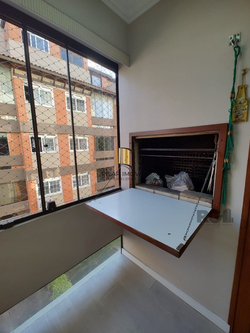 2 QUARTOS  - SACADA COM CHURRASQUEIRA - ELEVADOR - CAVALHADA - PORTO ALEGRE - RS