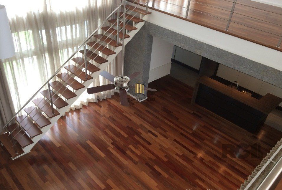 Casa para Venda - 260m², 3 dormitórios, sendo 2 suites, 4 vagas - Hípica