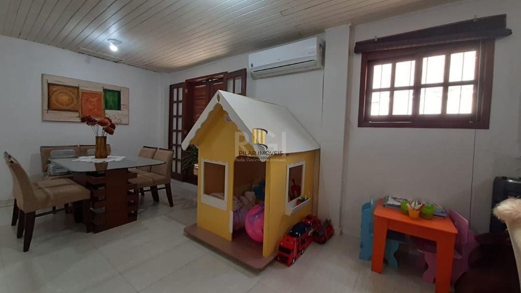 Casa 3 dormitórios no bairro Ipanema