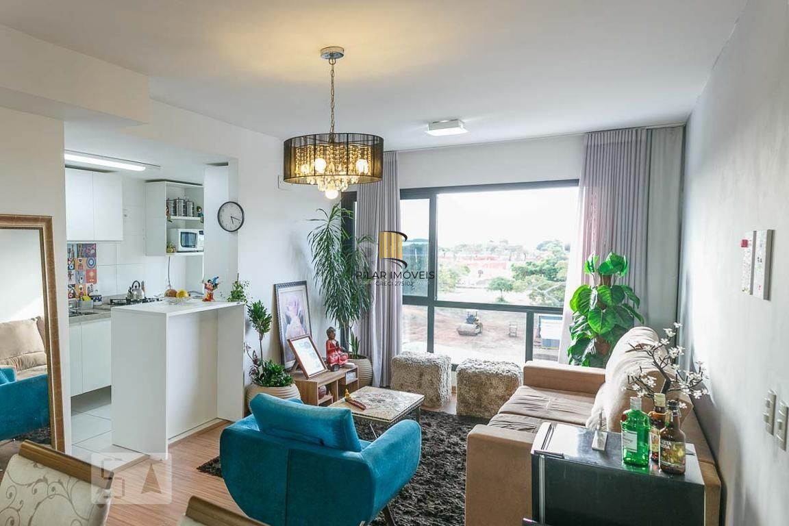 Apartamento com 3 quartos, 1 suíte, churrasqueira, 2 vagas de garagem, no bairro Cristal, Porto Alegre/RS