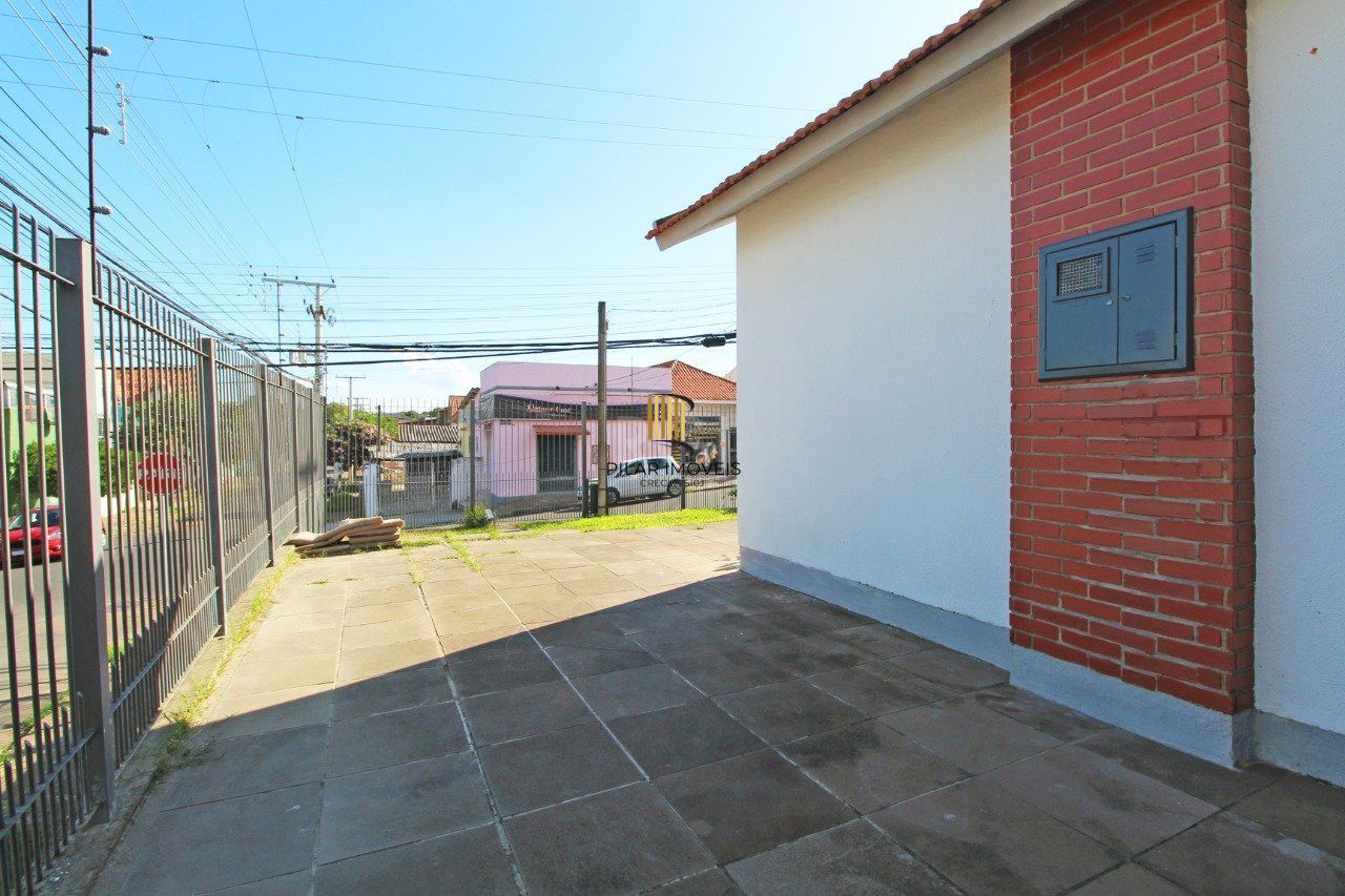 Casa 5 Dormitório(s) Bairro Camaquã