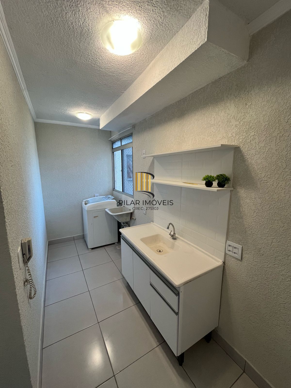 Apartamento com 02 quartos e 01 vaga no Bairro Sarandi