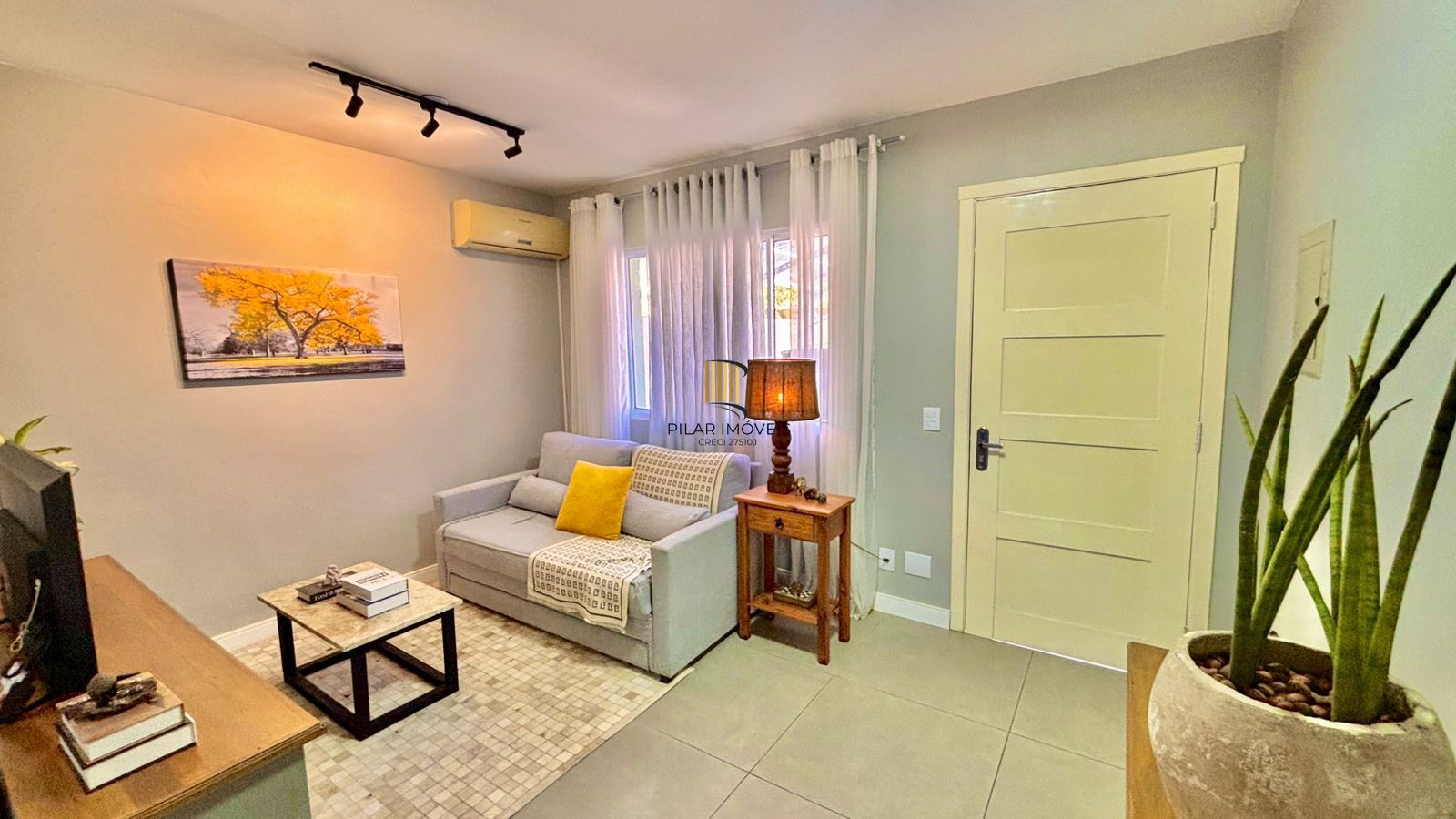 Casa em Condomínio com 03 quartos e 02 vagas no Bairro Humaitá em Porto Alegre