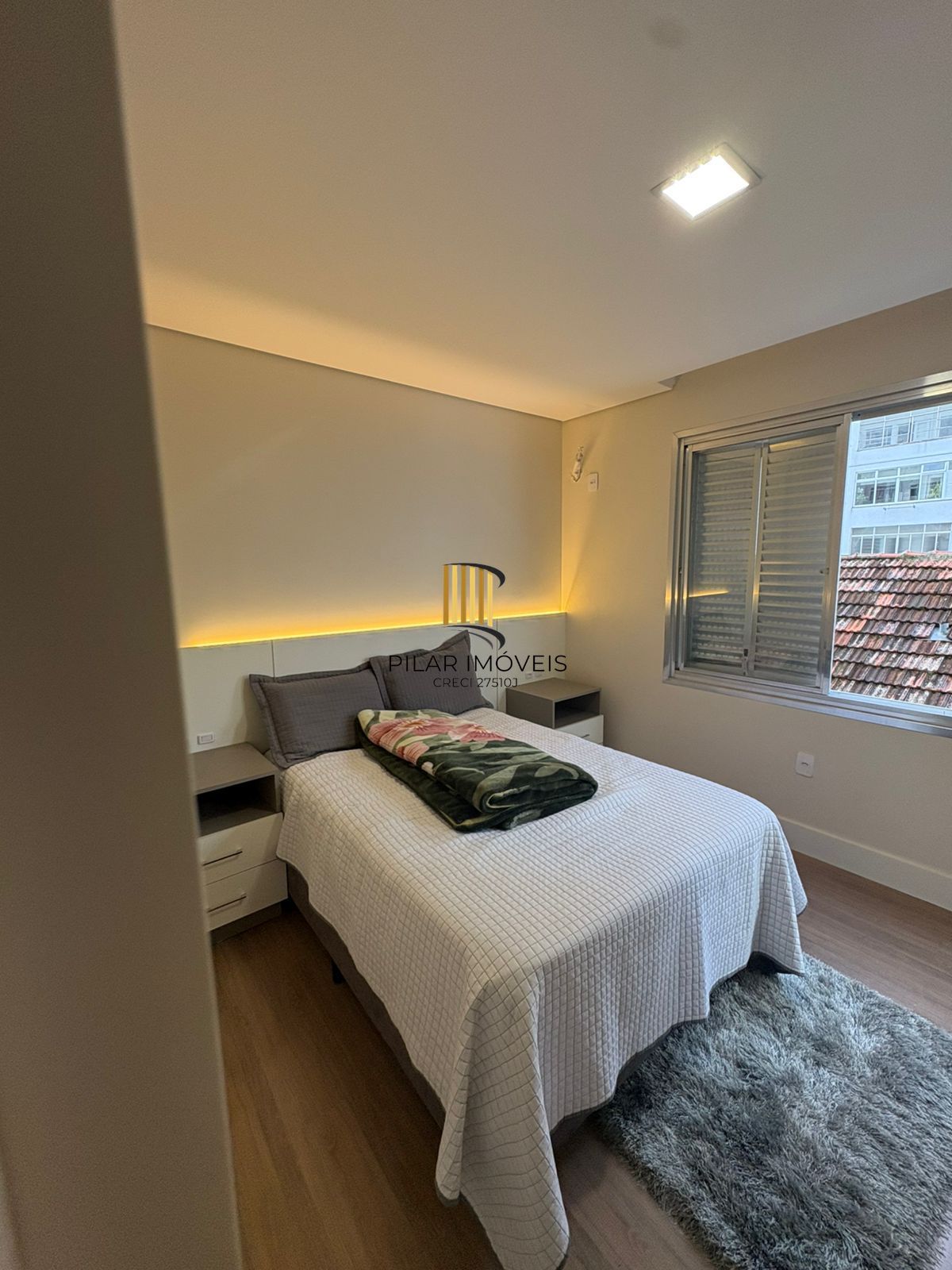 Apartamento com 02 quartos (01 suíte) no Bairro Cidade Baixa em Porto Alegre