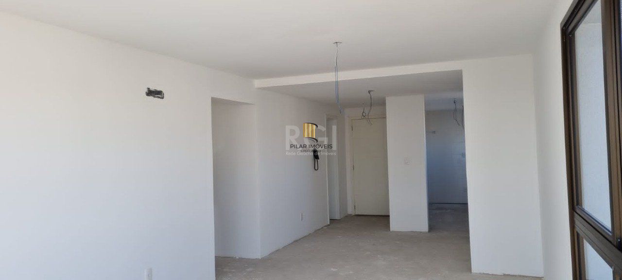 Apartamento para Venda - 90.31m², 2 dormitórios, sendo 2 suites, 2 vagas - Petrópolis