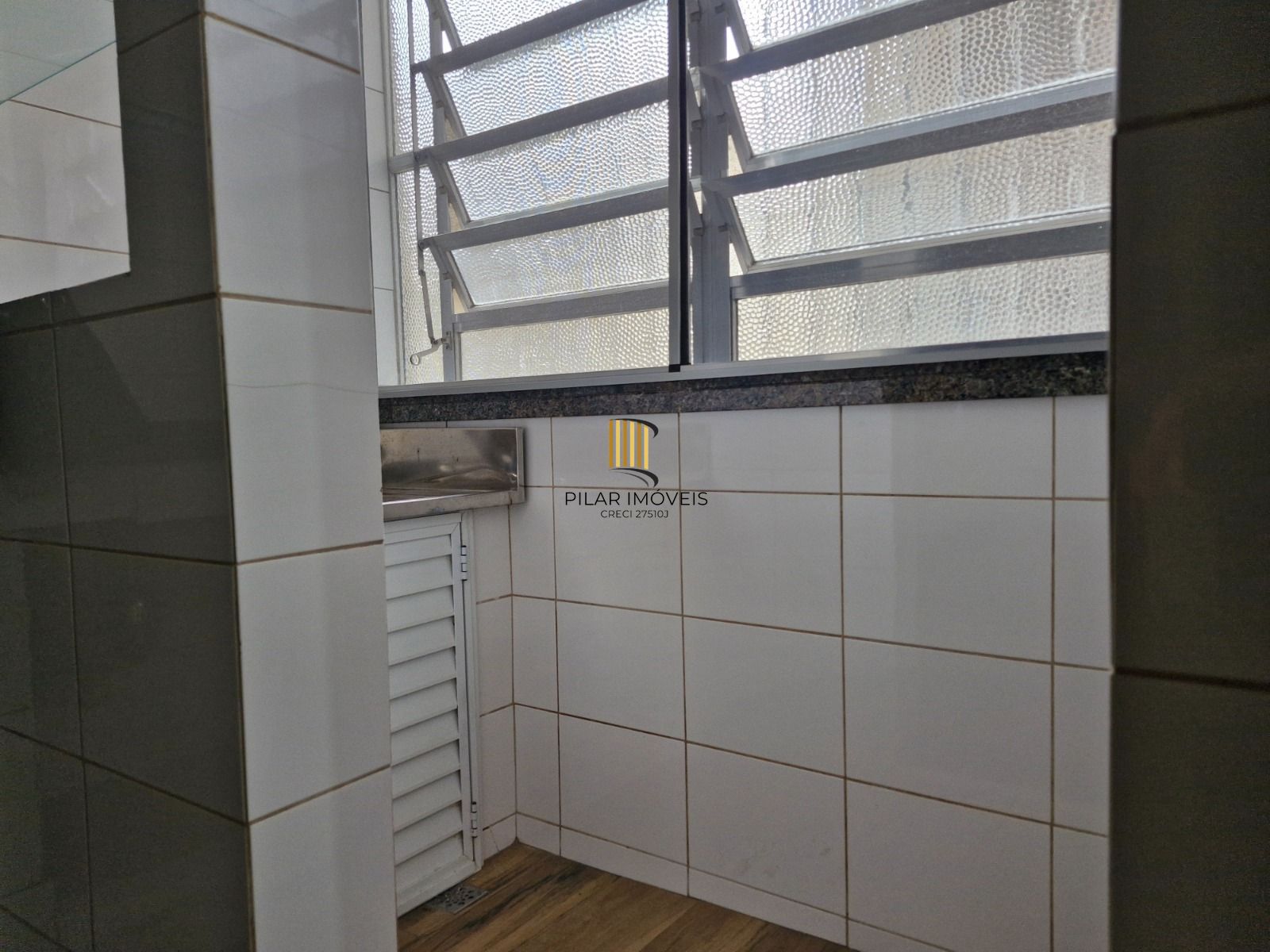 Apartamento de 2 dormitórios com vista para o Marinha no bairro Menino Deus em Porto Alegre/RS