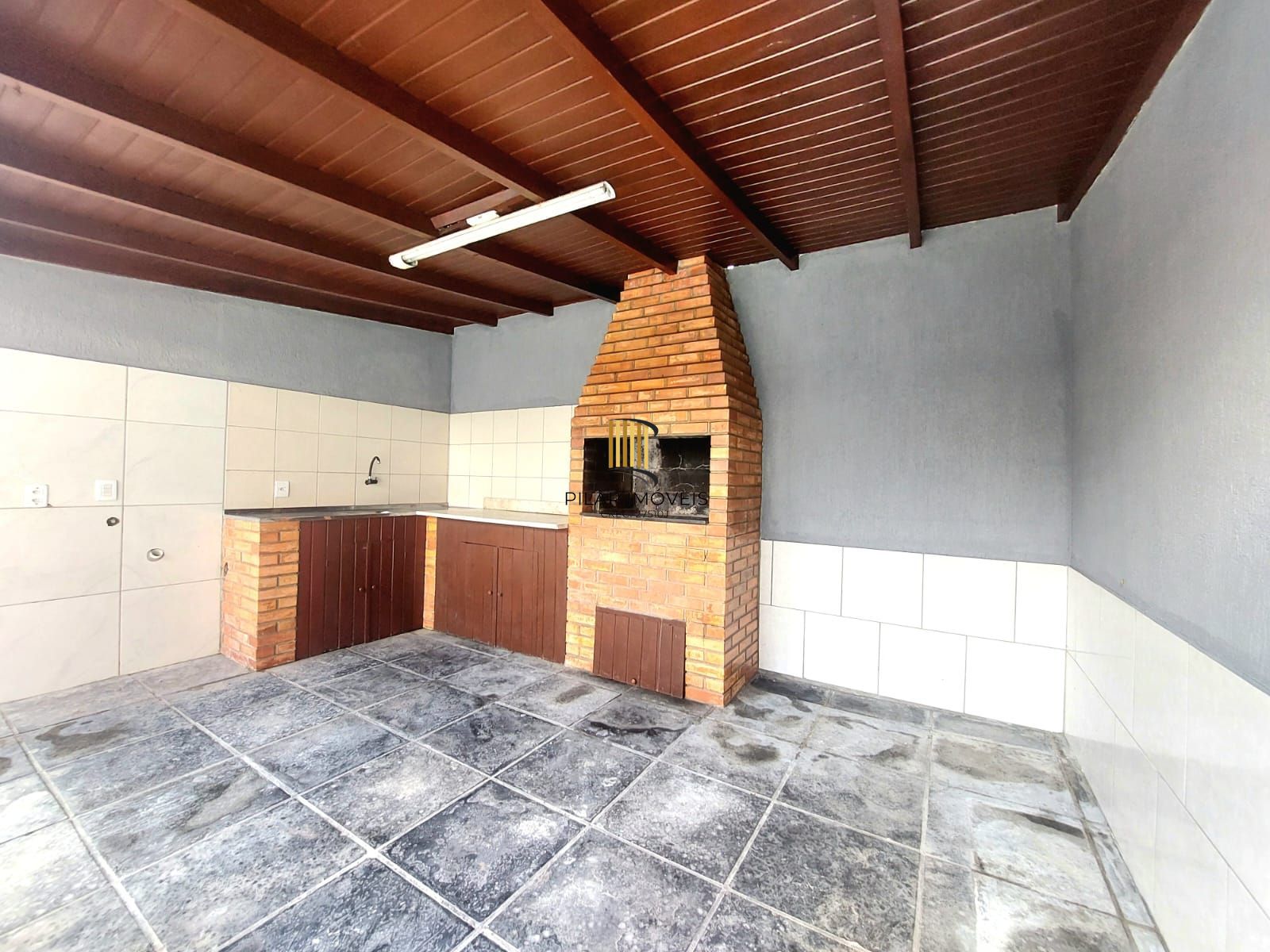 Casa mobiliada dois dormitórios e vaga no bairro  Hipica.