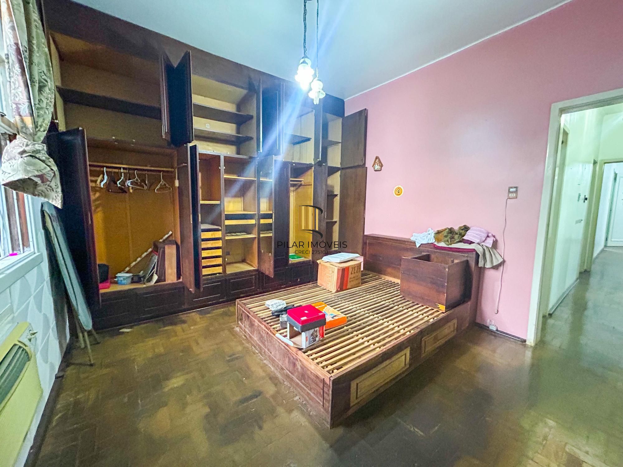Casa Residencial com 3 Quartos, sendo 1 suíte e 3 Banheiros, no Bairro Santa Teresa em Porto Alegre, RS