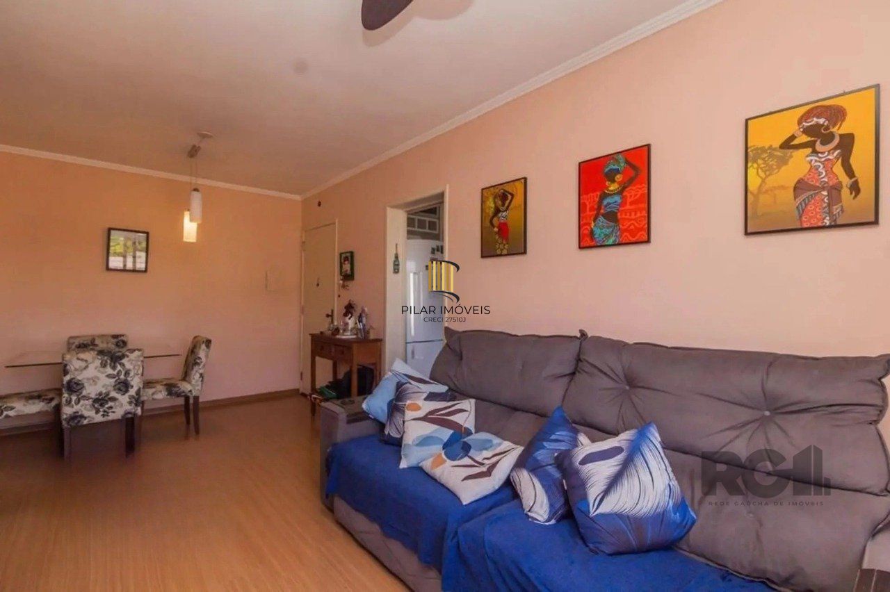 Apartamento com 02 quartos com 01 vaga de garagem coberta e escriturada.
