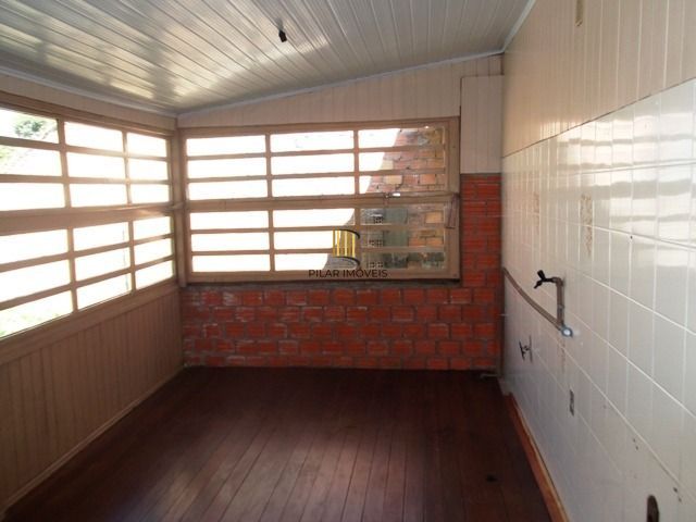 Casa desocupada somente a vista !