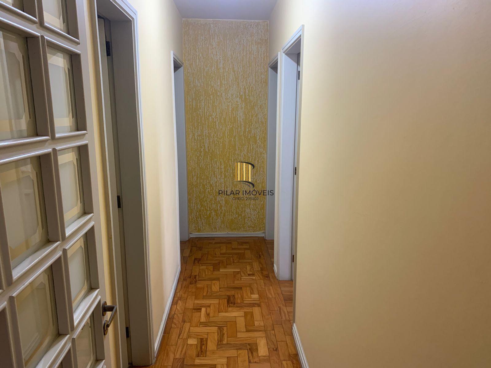 Apartamento 3 dormitórios com 2 banheiros e garagem no Menino Deus