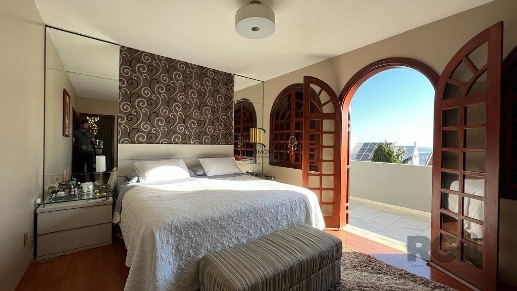 Casa de Condomínio 4 dormitórios no bairro Nonoai
