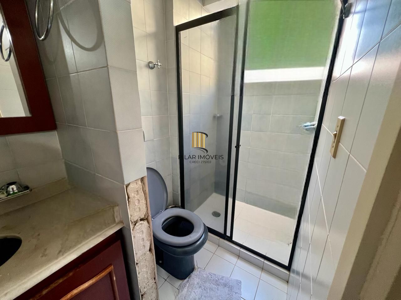 Apartamento 3 dormitorios, 1 suite, 2 vagas de garagem mais dependência de empregada no bairro tristeza.