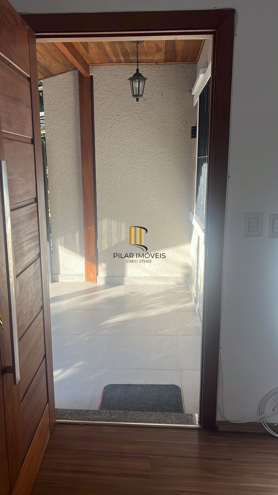 Casa com 02 quartos e 02 vagas no Bairro Hípica