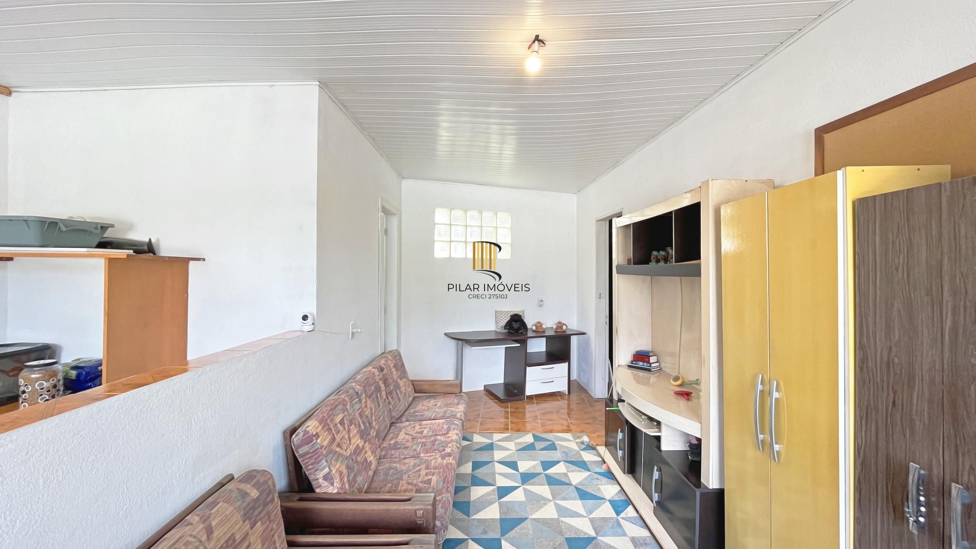 Casa de 156m², com 3 dormitórios, 1 suíte em terreno de 450m²; na Vila Nova