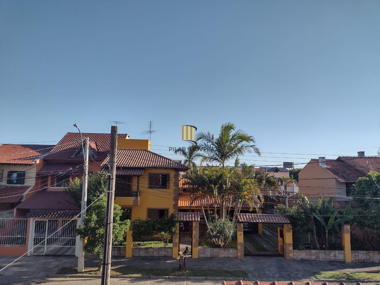 Casa para Venda - 693.6m², 5 dormitórios, sendo 3 suites, 4 vagas - Hípica