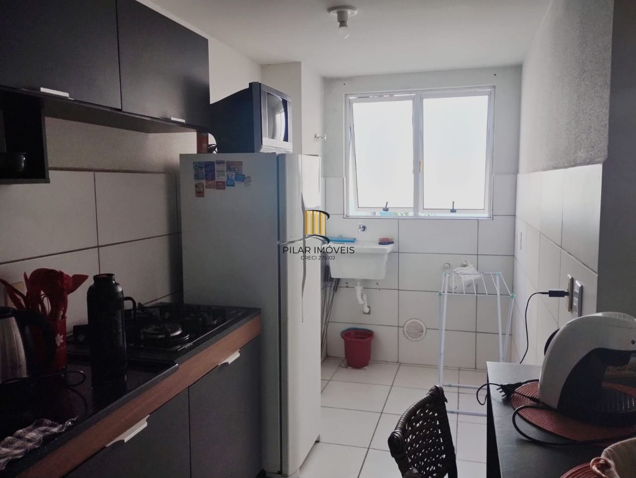 Apartamento de 2 dormitórios com vaga e portaria 24 horas !