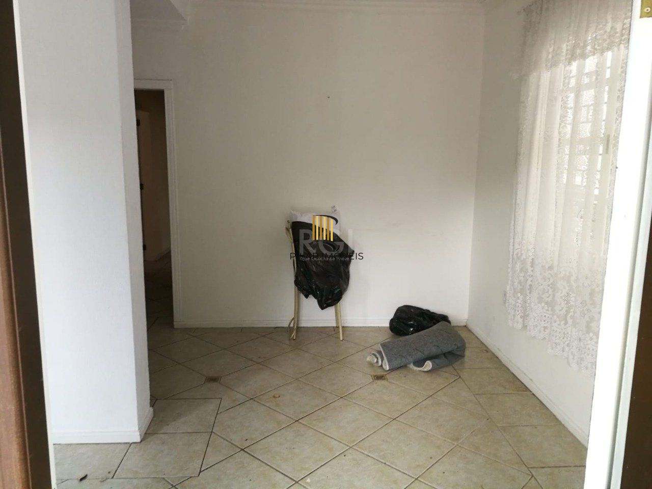 Casa para Venda - 170m², 3 dormitórios, 3 vagas - Nonoai, Porto Alegre
