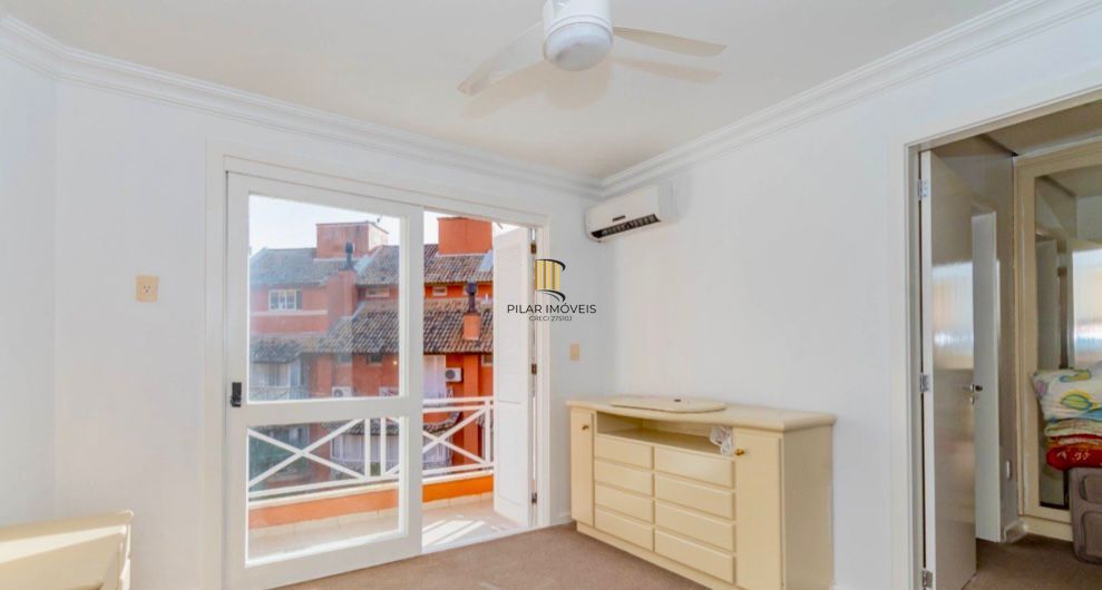 Casa em Condomínio Fechado no Bairro Vila Assunção  de Porto Alegre/RS