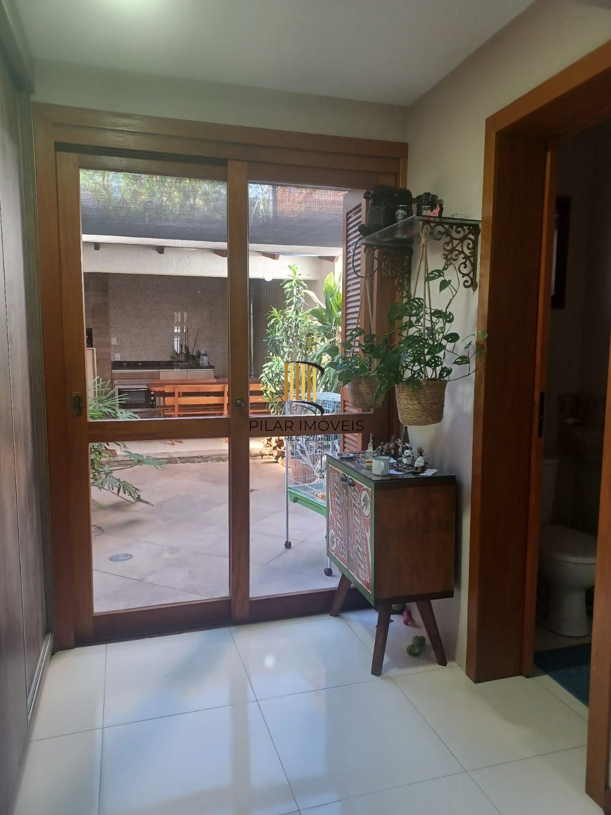 Casa 3 dormitórios no bairro Guarujá