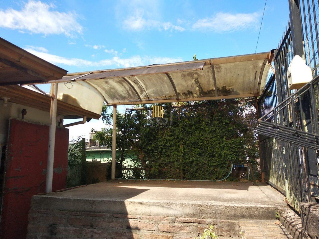 Casa 2 dormitórios, sala, banheiro garagem coberta, terreno 694m² bairro Camaquã, Porto Alegre/RS - Pilar Imóveis