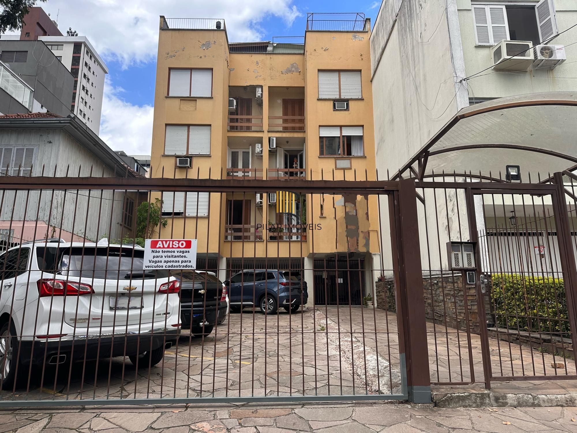 Cobertura a venda 1 dormitório no bairro Petrópolis em Porto Alegre.