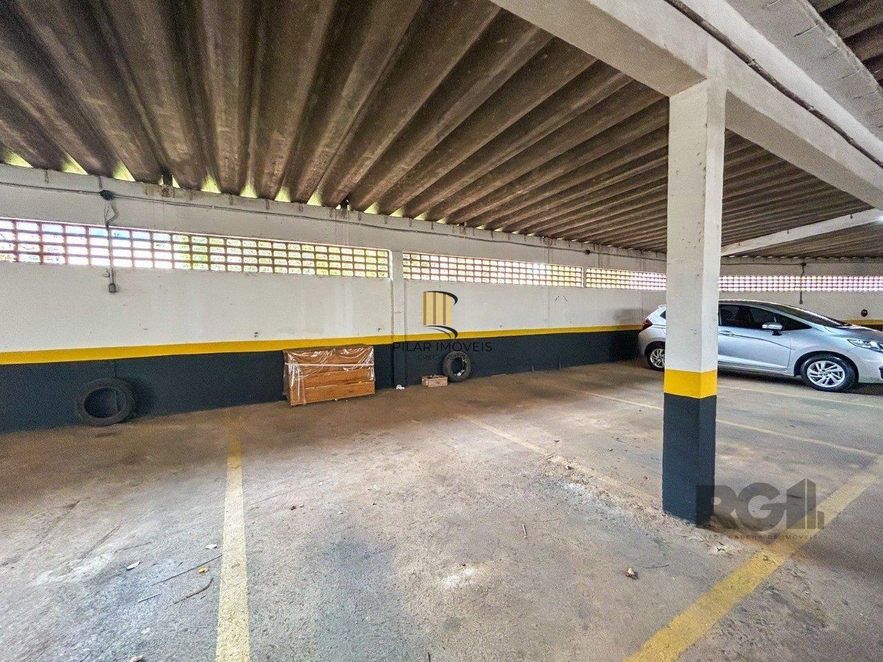Apartamento de 03 dormitórios no Bairro Azenha Porto Alegre/RS